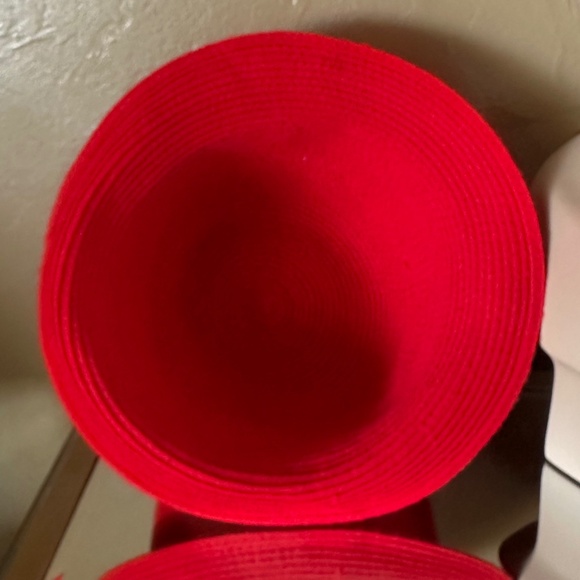 PRETTY RED FABRIC VINTAGE FEDORA WITH TOPSTITCHING AND BLACK FEATHER TRIM main image 6